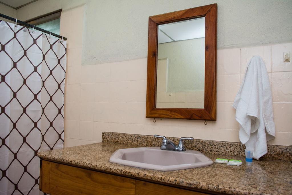 Hostal Casa Los Espinoza มานากัว ภายนอก รูปภาพ