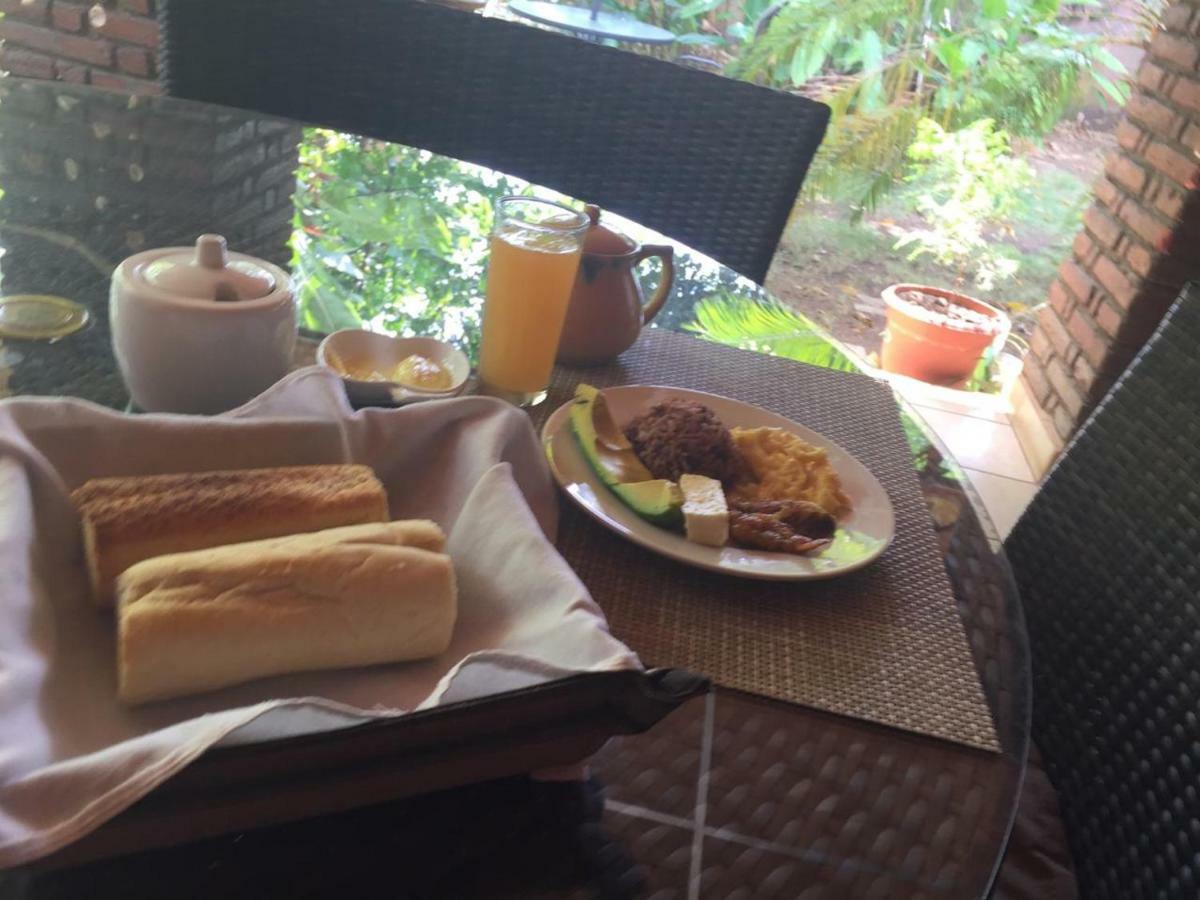 Hostal Casa Los Espinoza มานากัว ภายนอก รูปภาพ